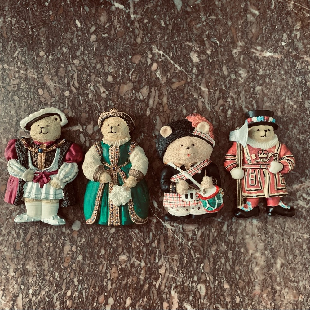 E.P.L. England Bears Magnets